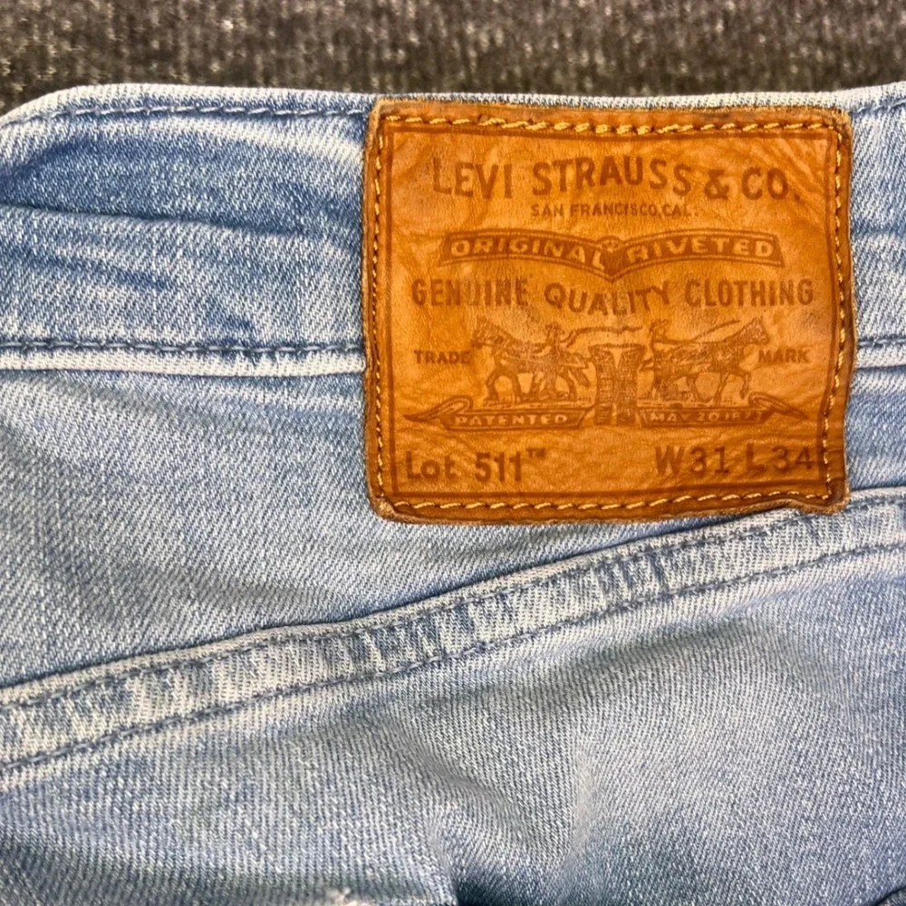 Levis Premium 511 Slim Jeans Mens 31x33 Light Wash Blue Casual Stretch Denim